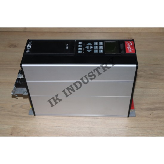 DANFOSS VLT 5008 175Z0070 VLT5008PT5B20STR3DLF00A00C0 In:3x380-500V 12,2-10,6A Out:3x0Uin 13-11A 9,9-9,5kVA 5,5kW